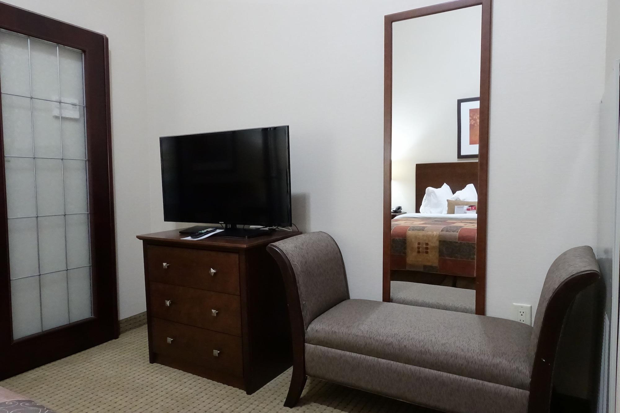 Ramada By Wyndham Weyburn Hotel Ngoại thất bức ảnh