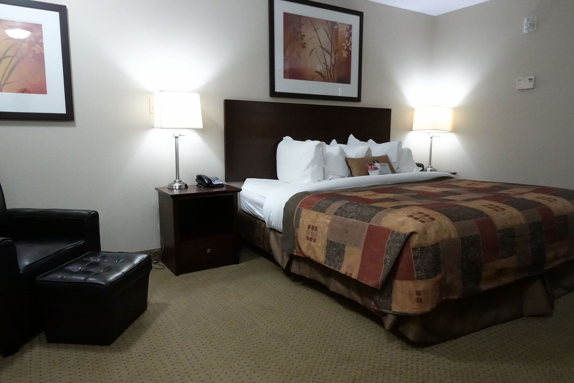 Ramada By Wyndham Weyburn Hotel Ngoại thất bức ảnh